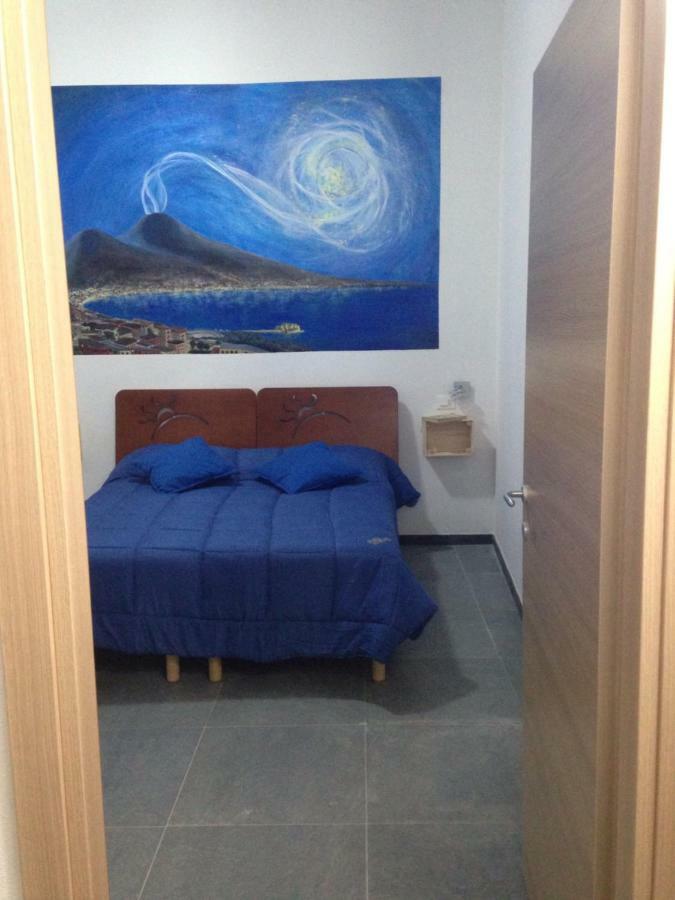 Domus 19 Hotel Napoli Bagian luar foto